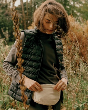 Logotrade Werbegeschenke das Foto: Iqoniq Meru Damen Bodywarmer aus recyceltem Polyester