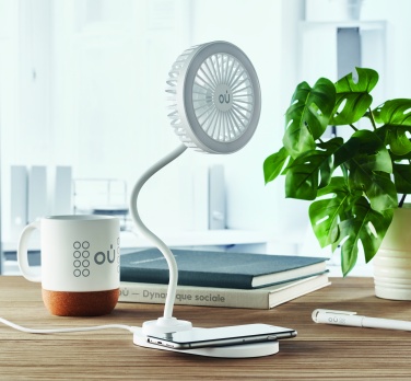 Logotrade Werbegeschenke das Foto: Tischventilator mit Licht