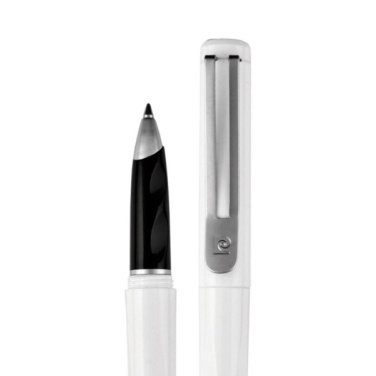 Logotrade Werbegeschenke das Foto: Roller GIRONDE Pierre Cardin