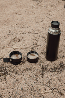 Logotrade werbemittel das Foto: VINGA Tono RCS Thermoskanne mit zwei Bechern, 750ml