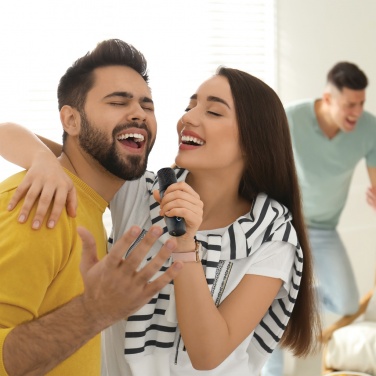 Logotrade reklaamtoote foto: Singvibe RCS taaskasutatud plastikust karaokekomplekt topeltmikrofoniga