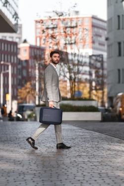 Logo trade ärikingitused foto: Bobby Bizzi vargusvastane seljakott ja kohver