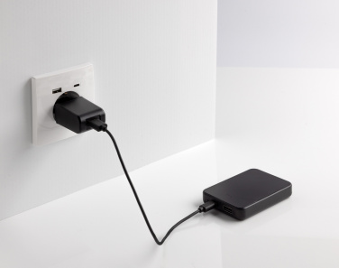 Logo trade ärikingid foto: Boostcore RCS taaskasutatud plastist akupank 5000 mAh USB C-ga