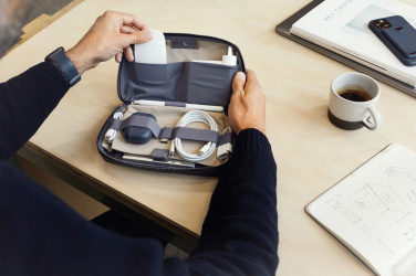 Logotrade ärikingi foto: Bellroy komplekt tehnika tarvikute hoiustamiseks