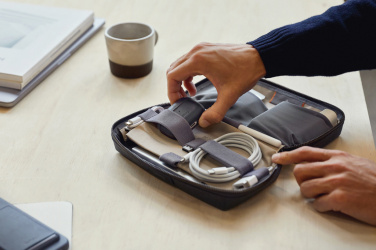 Logotrade reklaamtoote foto: Bellroy komplekt tehnika tarvikute hoiustamiseks