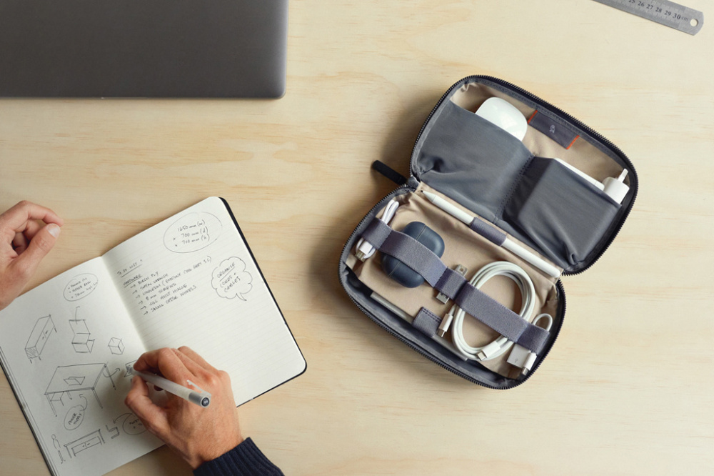 Logotrade firmakingid pilt: Bellroy komplekt tehnika tarvikute hoiustamiseks
