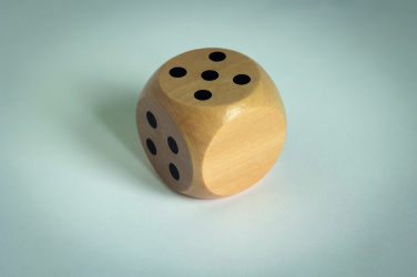 Logotrade ärikingituse foto: DADO schima puidust täringud läbimõõduga 5 cm