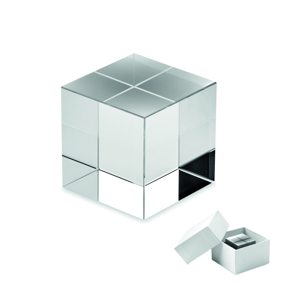 Logotrade reklaamkingituse foto: Klaaskuubik trofee
