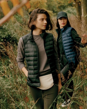 Logo trade mainoslahja kuva: Iqoniq Meru naisten liivi kierrätetystä polyesteristä