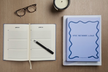 Logotrade liikelahja mainoslahja kuva: VINGA One memory a day -päiväkirja GRS-sertifioitua paperia