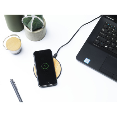 Logotrade mainostuote tuotekuva: Bamboo 10W Wireless Charger langaton pikalaturi