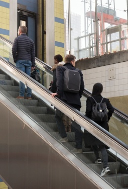 Logotrade presentreklam bild: Swiss Peak AWARE™ anti-ficktjuv 15.6" laptopryggsäck