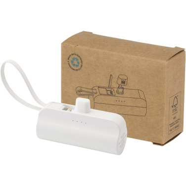 Logotrade reklamprodukter bild: Alnair 5 000 mAh 10 W Type-C powerbank av återvunnen plast med inbyggt flipstativ och 2-i-1-kabel